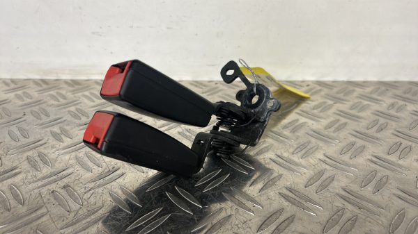 Attache ceinture arriere centrale SEAT LEON 3 PHASE 1 – 5F0857739