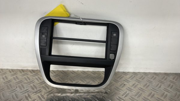 Console central (interieur plastique) CITROEN C3 2 – 9653074277