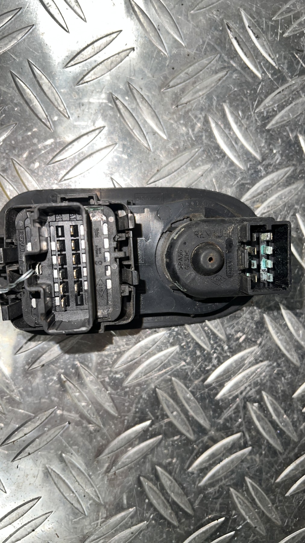 Commande de retroviseur RENAULT KANGOO 2 PHASE 1 – 8200637849
