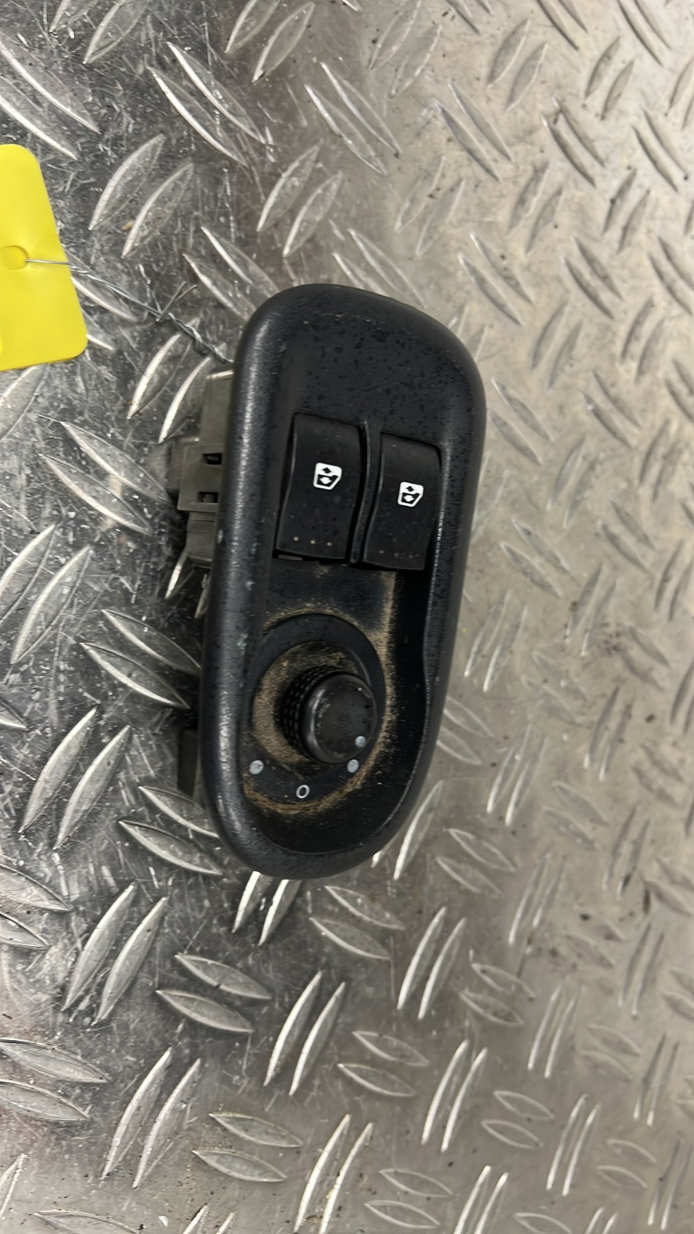 Commande de retroviseur RENAULT KANGOO 2 PHASE 1 – 8200637849