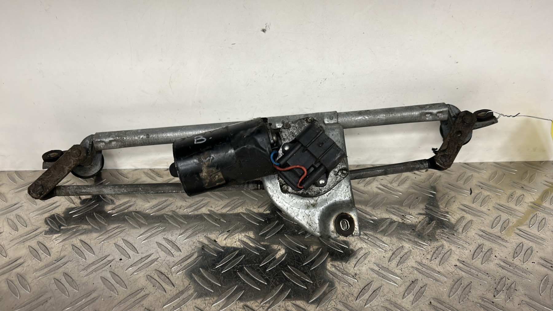 Moteur essuie glace avant OPEL CORSA B PHASE 2 – 22085493