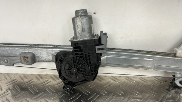 Leve vitre electrique avant gauche CITROEN C4 2 PHASE 1 – 9802531980