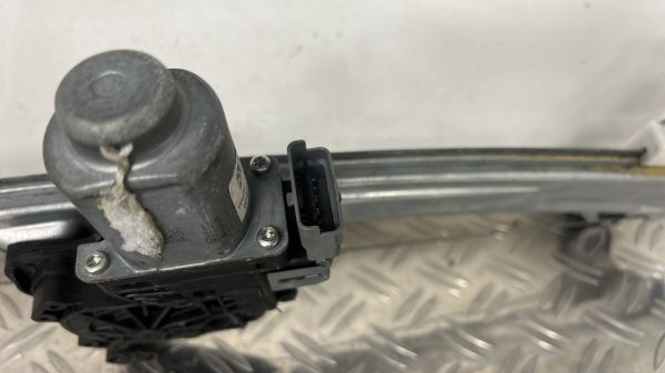 Leve vitre electrique avant gauche CITROEN C4 2 PHASE 1 – 9802531980