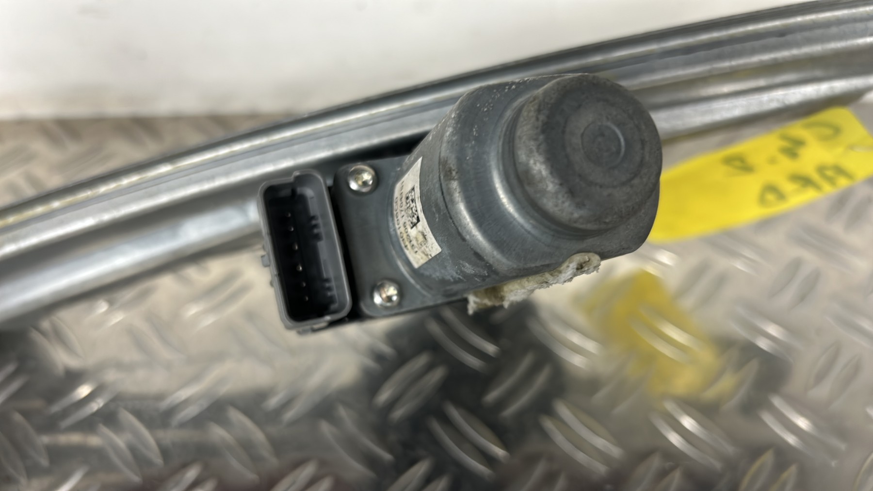 Leve vitre mecanique arriere droit CITROEN C4 2 PHASE 1 – 9802523180