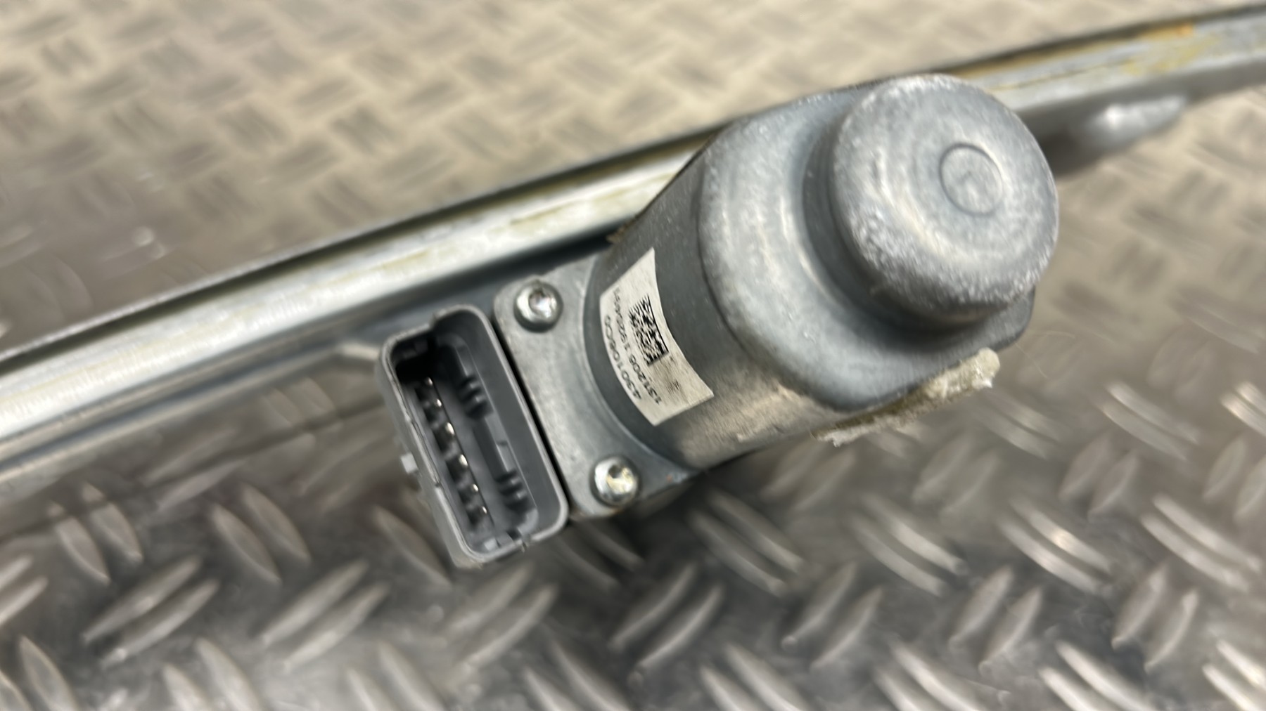Leve vitre electrique avant droit CITROEN C4 2 PHASE 2 – 9802523780