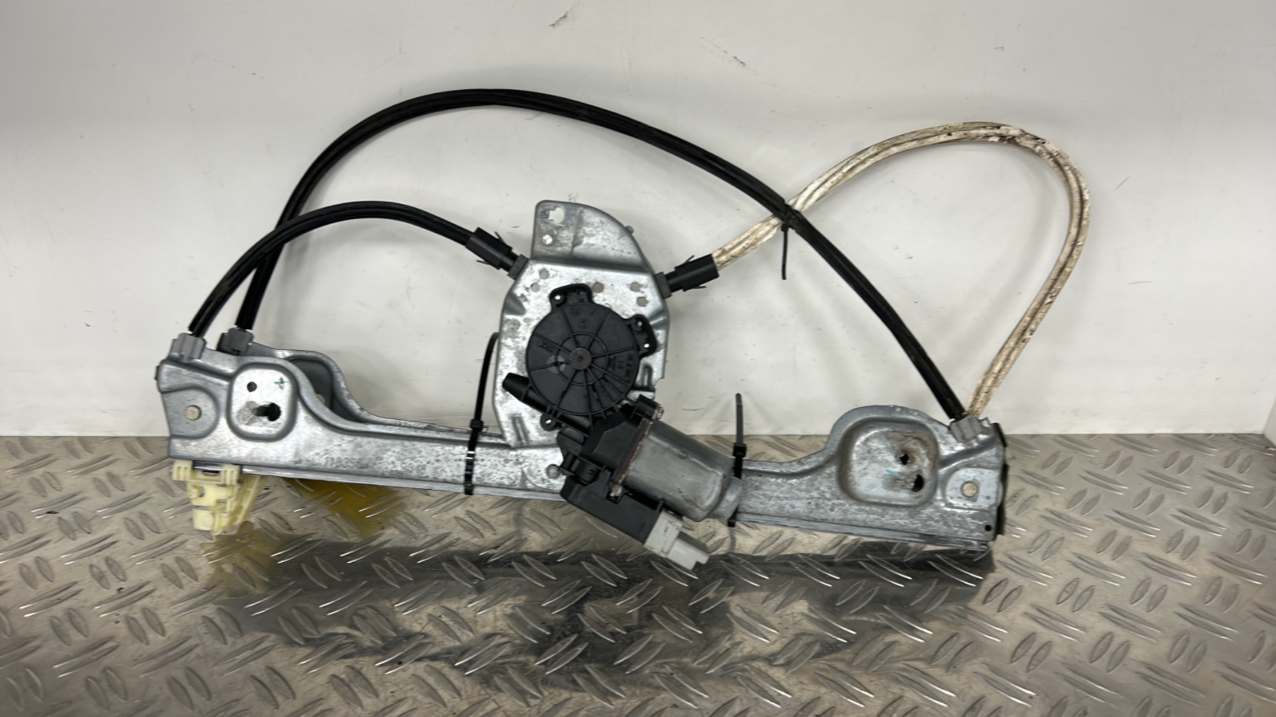 Leve vitre electrique avant gauche PEUGEOT 1007 – 1183559648