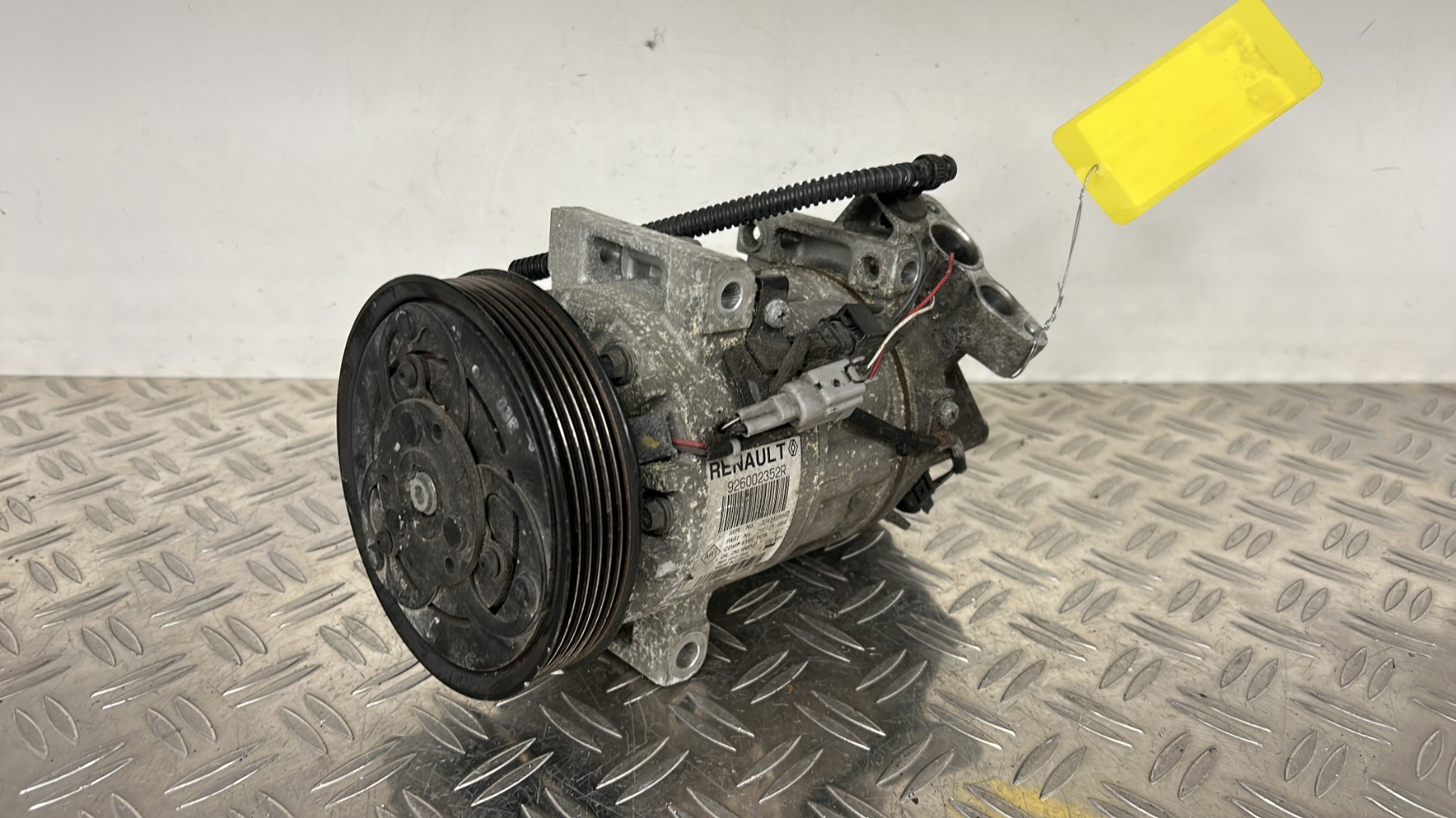 Compresseur clim RENAULT CLIO 4 PHASE 1 – 926002352R