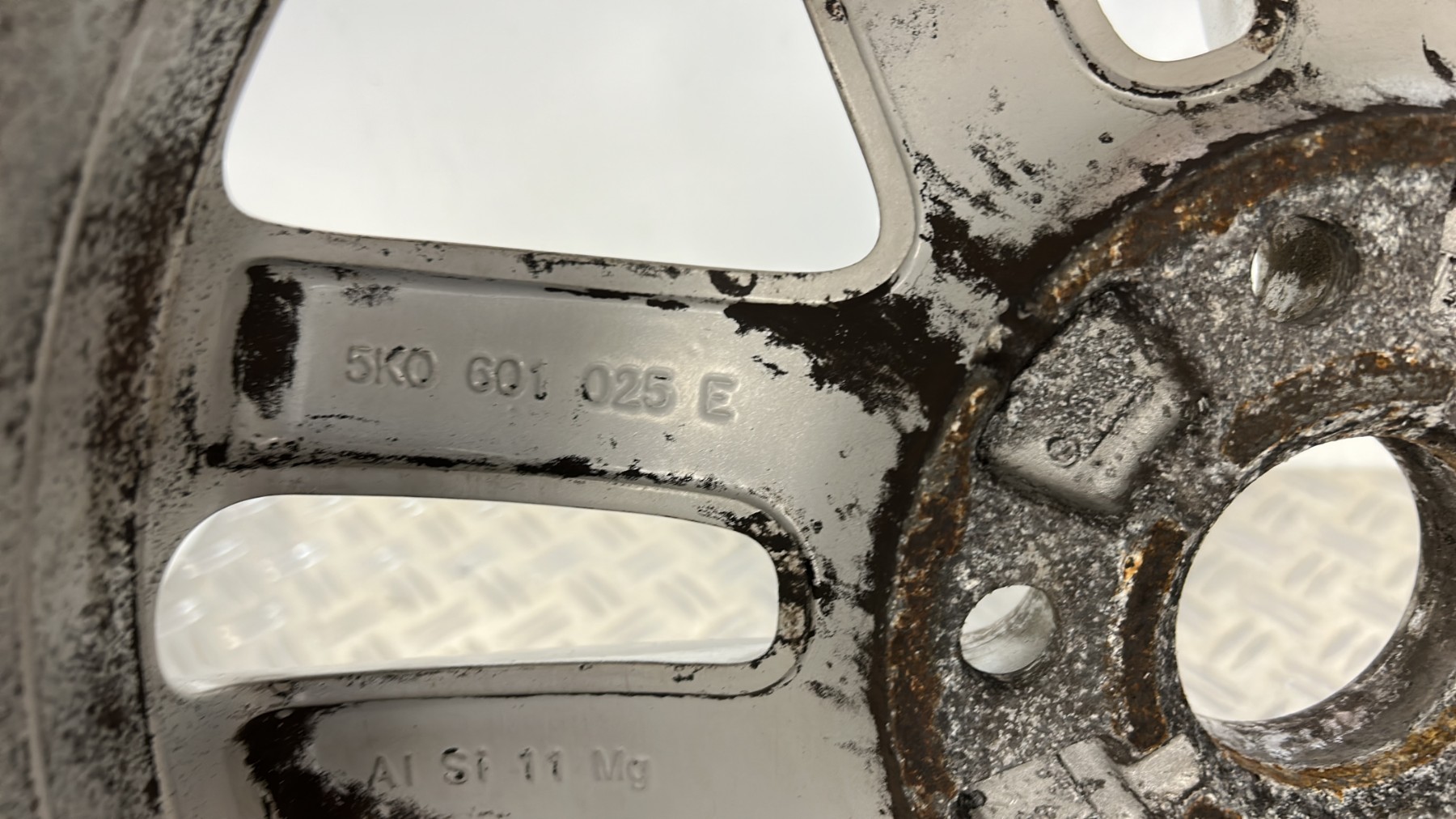 Jante VOLKSWAGEN GOLF 6 – 5K0601025E