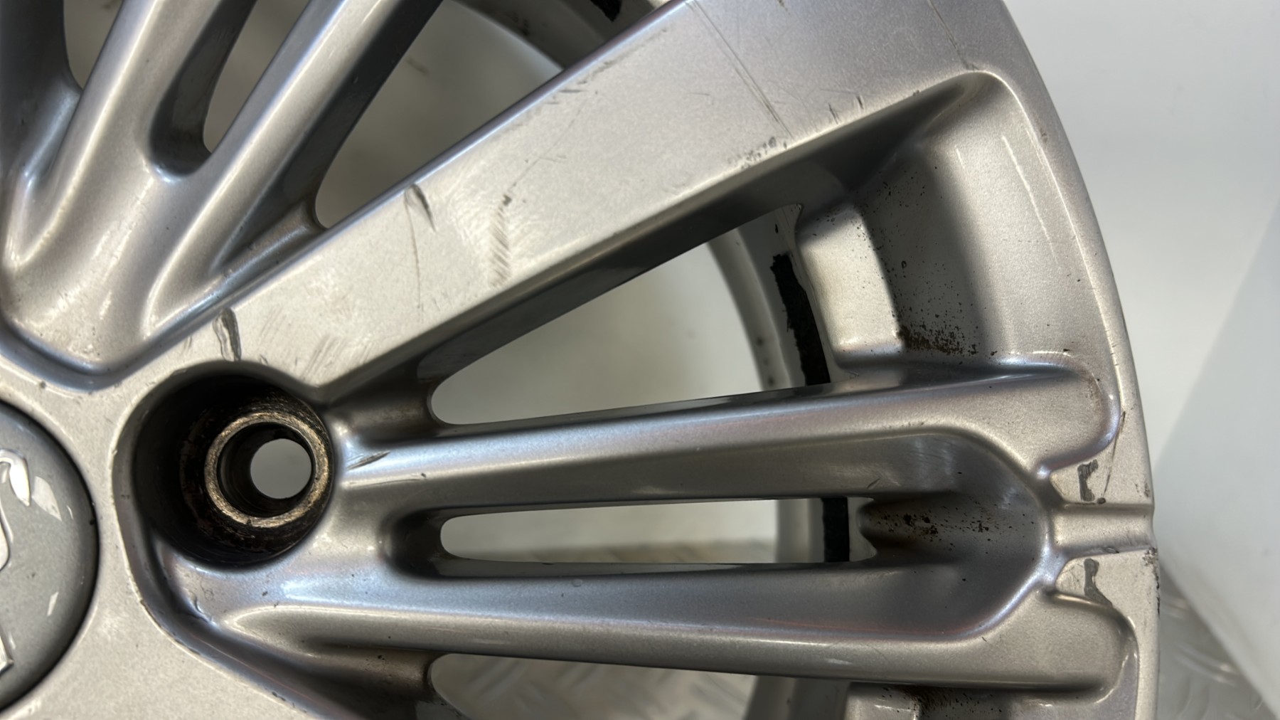 Jante PEUGEOT 208 1 PHASE 2 – 9808137577