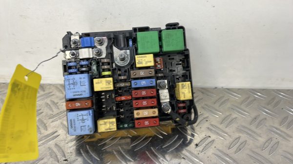 Porte fusible PEUGEOT 308 2 PHASE 1 – 9804848580