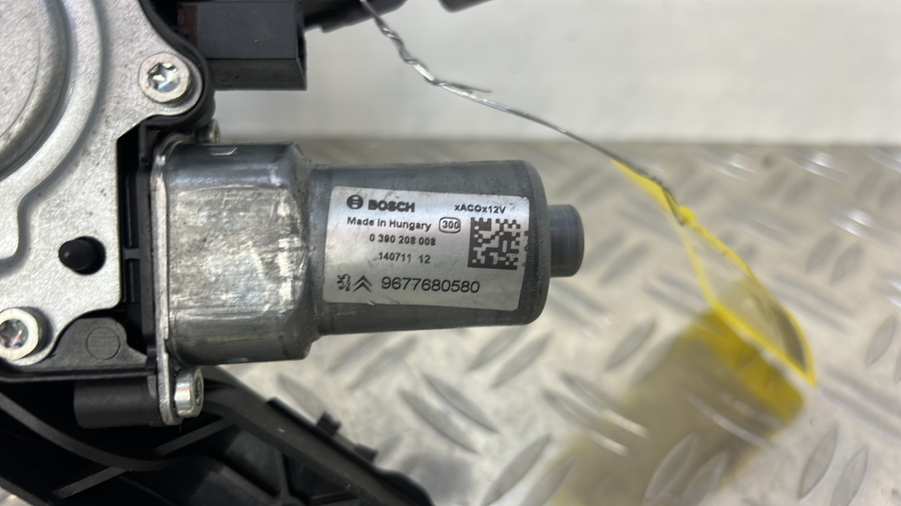 Moteur essuie glace arriere PEUGEOT 308 2 PHASE 1 – 9677680580