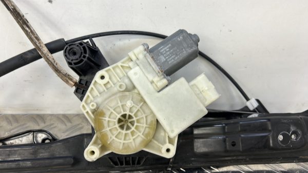Leve vitre electrique avant droit PEUGEOT 308 2 PHASE 1 – 9678189780