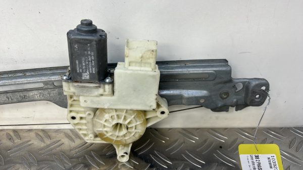 Leve vitre electrique arriere droit PEUGEOT 308 2 PHASE 1 – 9678189980
