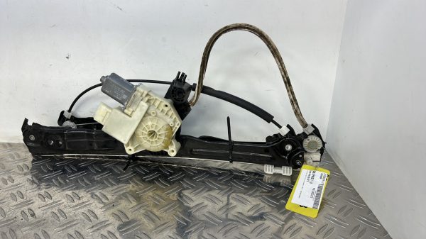 Leve vitre electrique avant gauche PEUGEOT 308 2 PHASE 1 – 9678189880