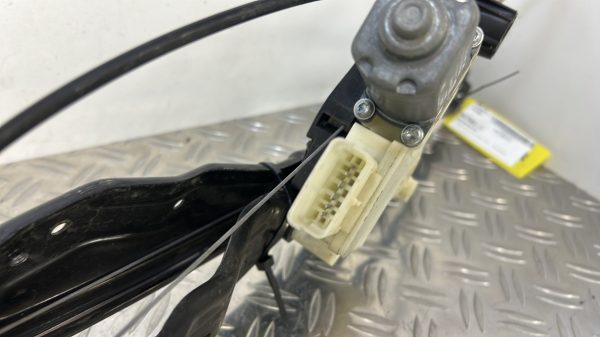 Leve vitre electrique avant gauche PEUGEOT 308 2 PHASE 1 – 9678189880