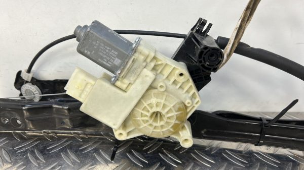 Leve vitre electrique avant gauche PEUGEOT 308 2 PHASE 1 – 9678189880