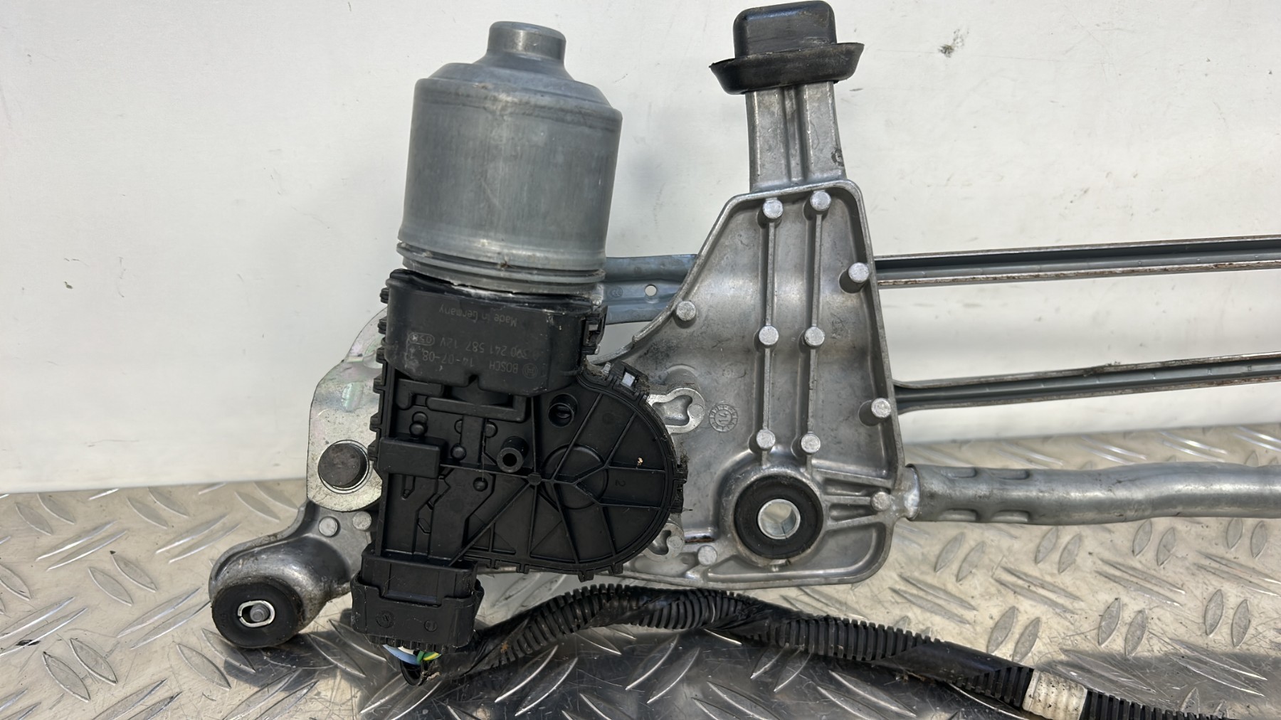 Moteur essuie glace avant PEUGEOT 308 2 PHASE 1 – 9810327980