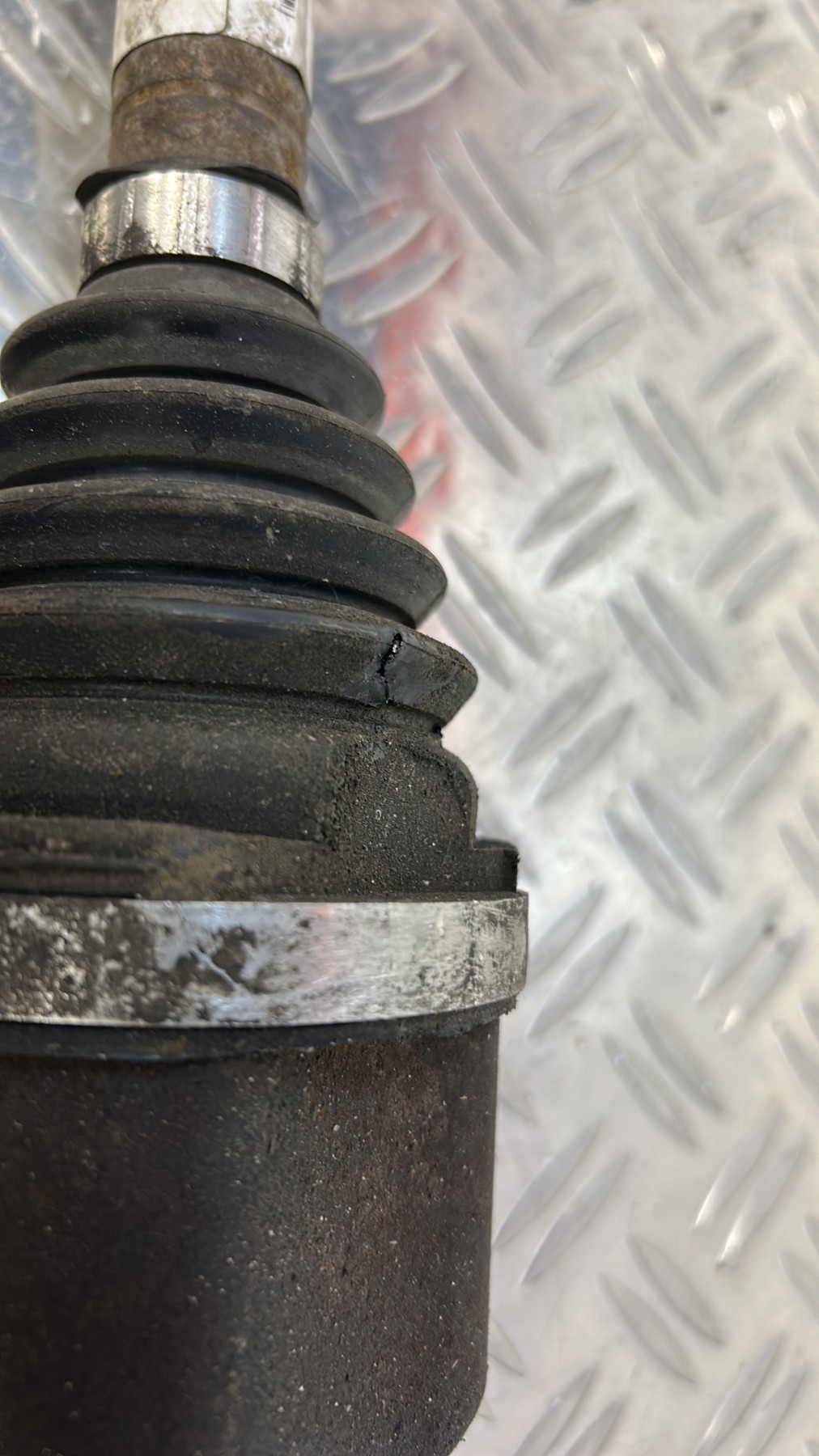 Cardan gauche (transmission) PEUGEOT 308 2 PHASE 1 – 9820471280