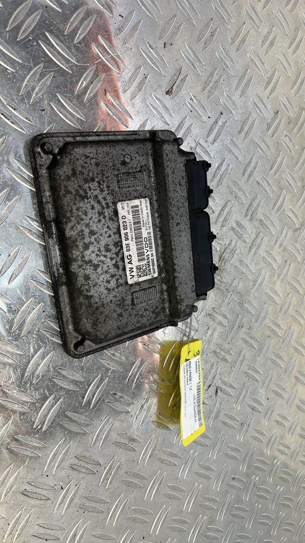 Calculateur moteur VOLKSWAGEN POLO 4 PHASE 1 – 03e906023d