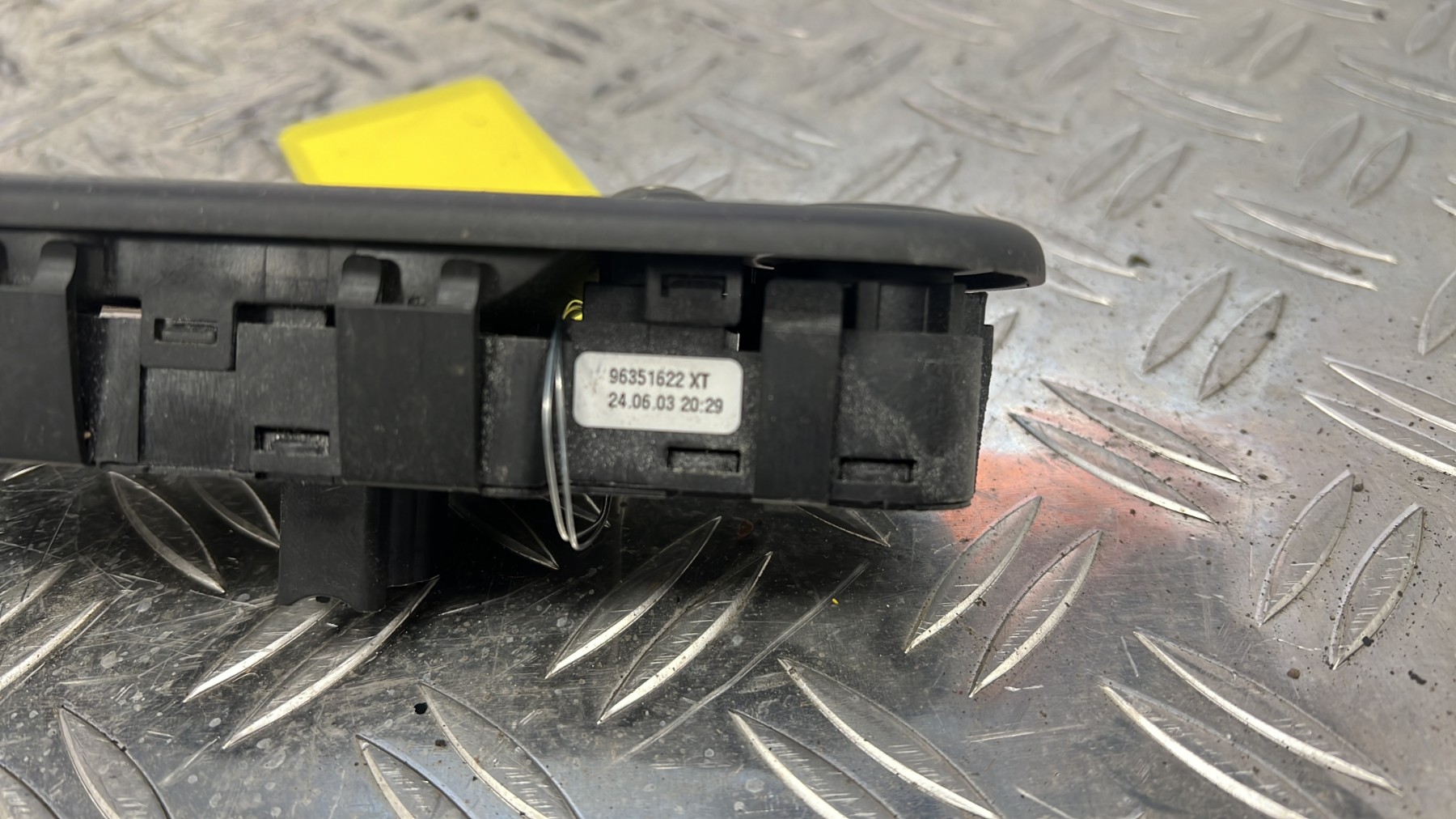 Interrupteur de leve vitre avant gauche PEUGEOT 207 PHASE 1 – 53269706