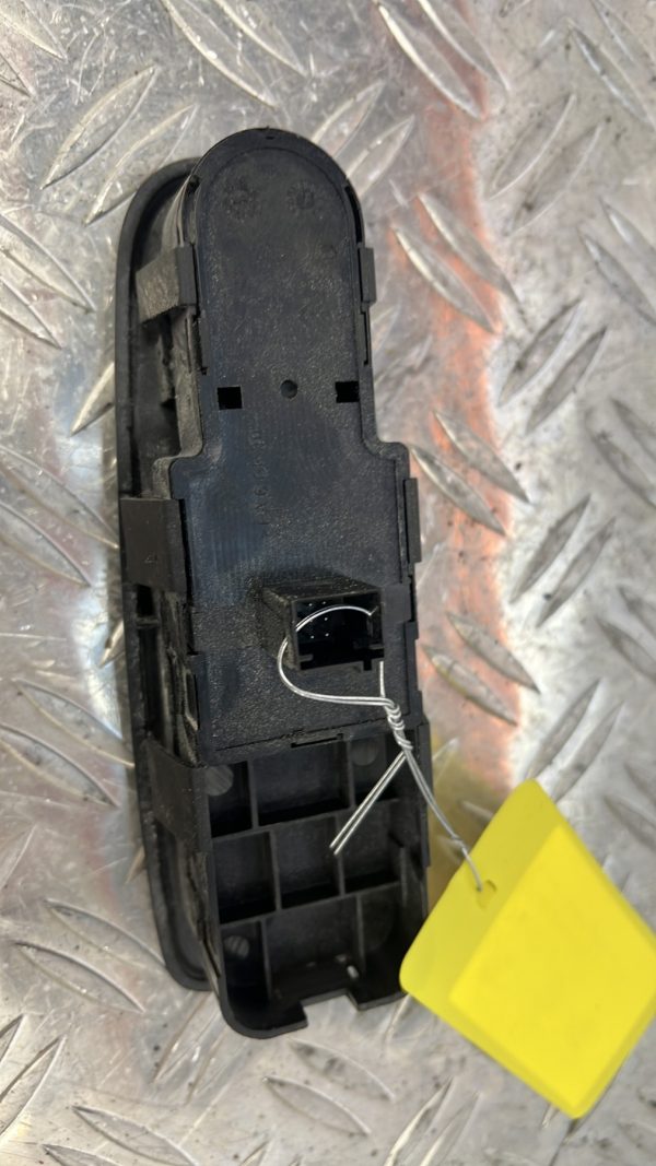 Interrupteur de leve vitre avant gauche CITROEN C4 Picasso 1 – 96590659xt