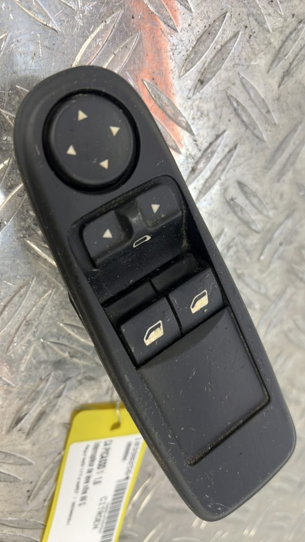 Interrupteur de leve vitre avant gauche CITROEN C4 Picasso 1 – 96590659xt
