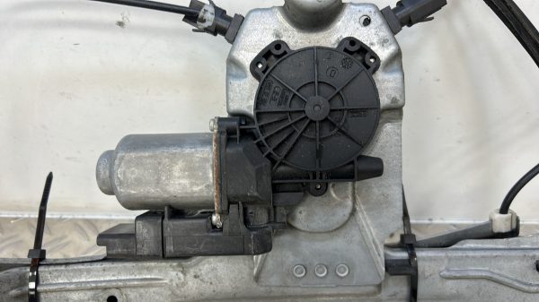 Leve vitre electrique avant gauche RENAULT CLIO 3 PHASE 1 – 400854F