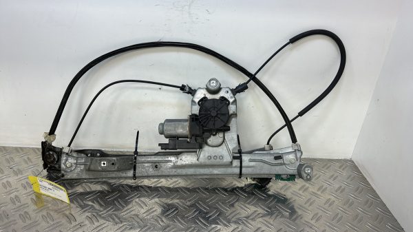 Leve vitre electrique avant gauche RENAULT CLIO 3 PHASE 1 – 400854F