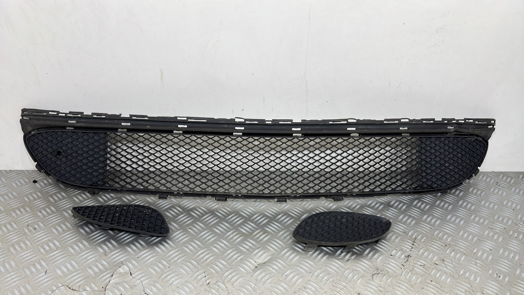 Grille de pare choc MERCEDES CLASSE CLA 117 180 – a1178851400