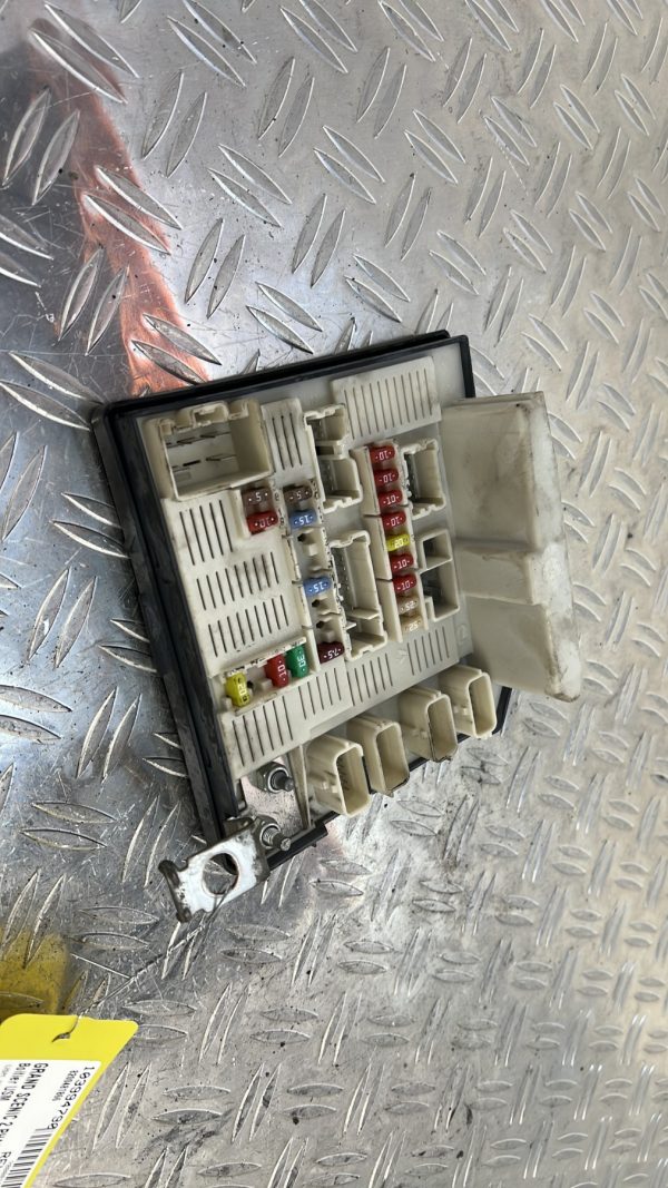 Boitier USM RENAULT GRAND SCENIC 2 PHASE 2 – 8200481866