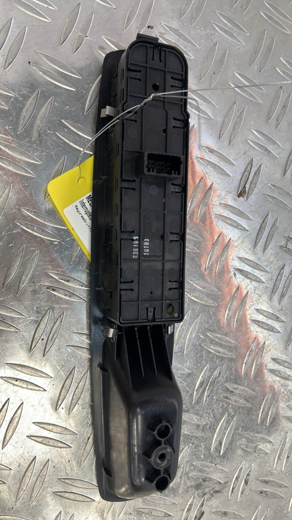 Interrupteur de leve vitre avant gauche RENAULT MEGANE 3 PHASE 2 – 809610016r