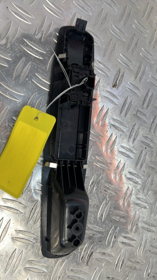 Interrupteur de leve vitre avant droit RENAULT MEGANE 3 PHASE 2 – 809600018r