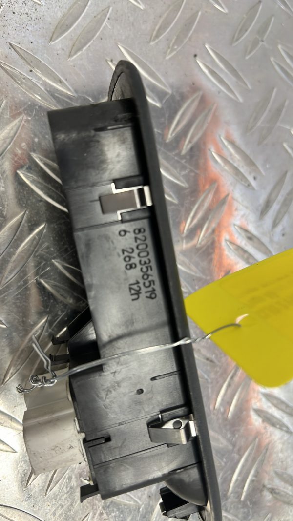 Interrupteur de leve vitre avant gauche RENAULT CLIO 3 PHASE 1 BREAK – 284B60008R