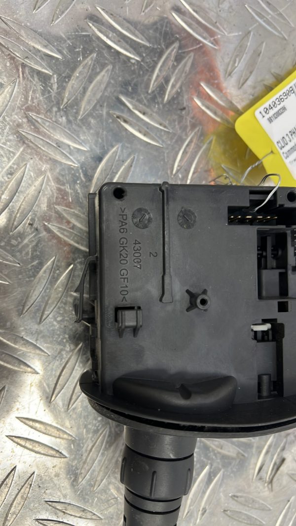 Commodo d’essuie glaces RENAULT CLIO 3 PHASE 1 BREAK – 88103003396