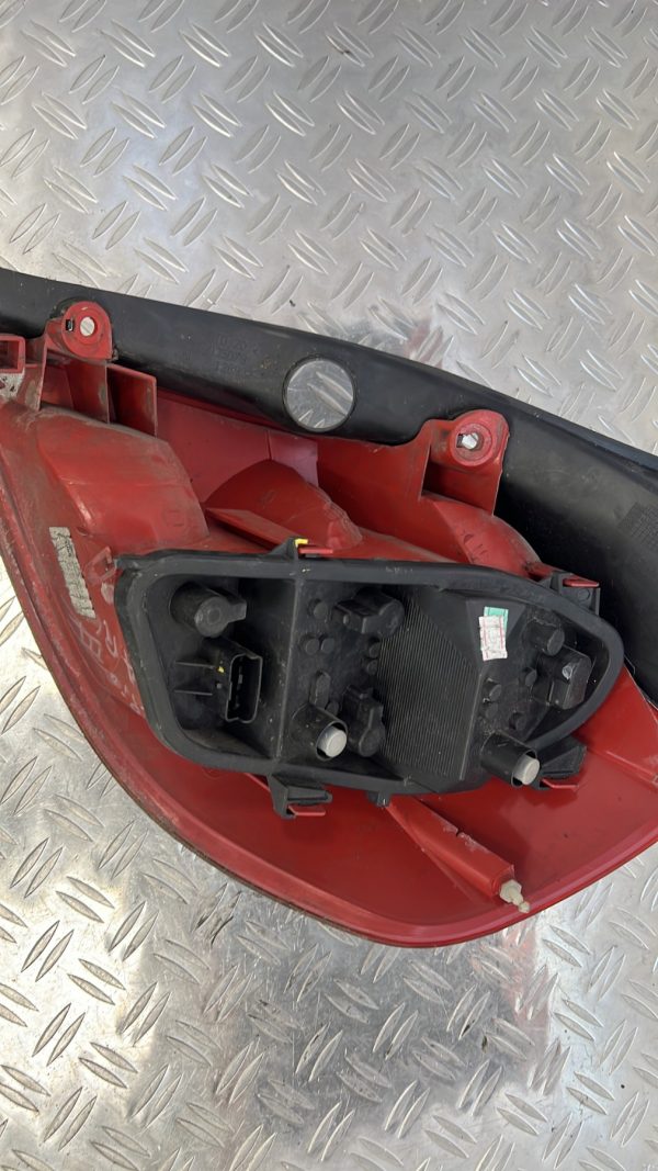 Feu arriere principal gauche (feux) RENAULT CLIO 3 PHASE 1 – 89035079