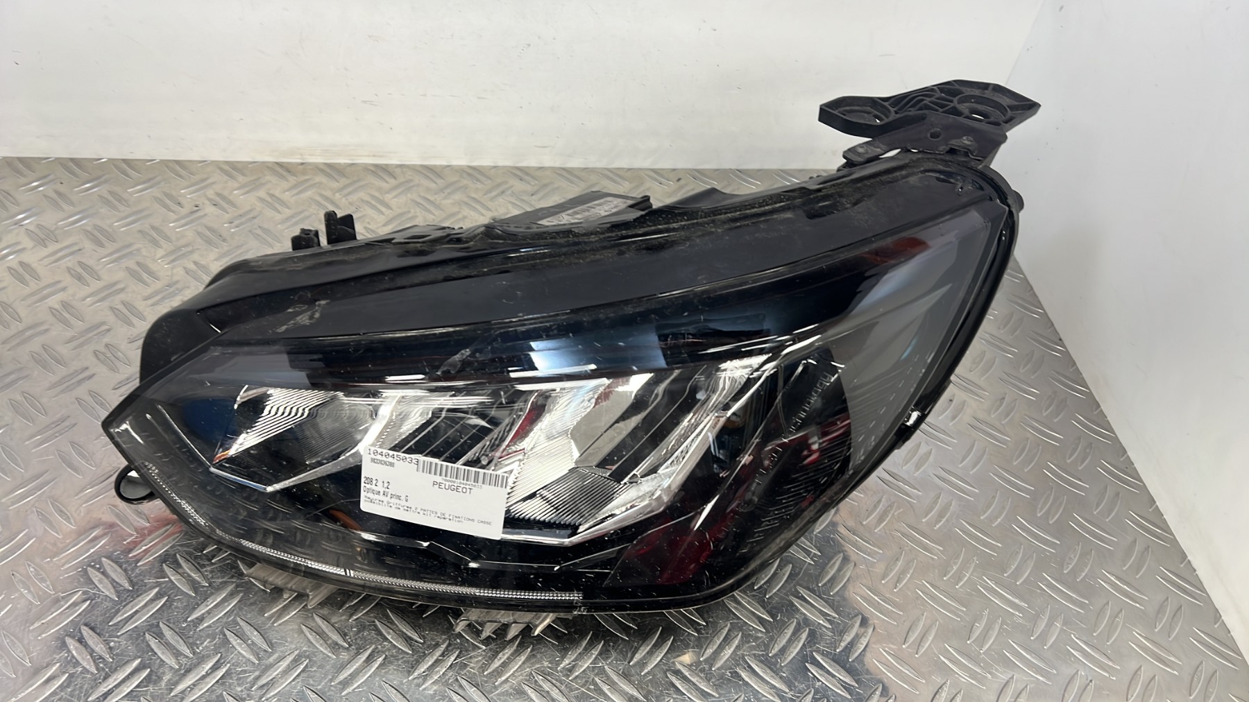 Optique avant principal gauche (feux)(phare) PEUGEOT 208 2 – LED TECHNOLOGY