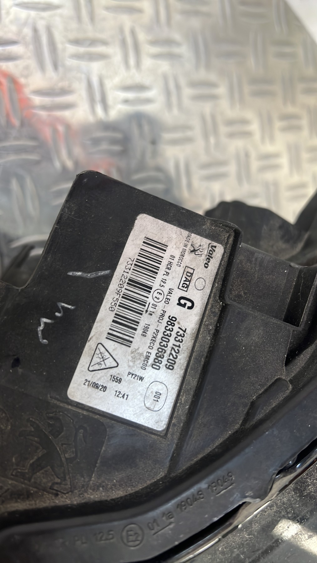Optique avant principal gauche (feux)(phare) PEUGEOT 208 2 – LED TECHNOLOGY