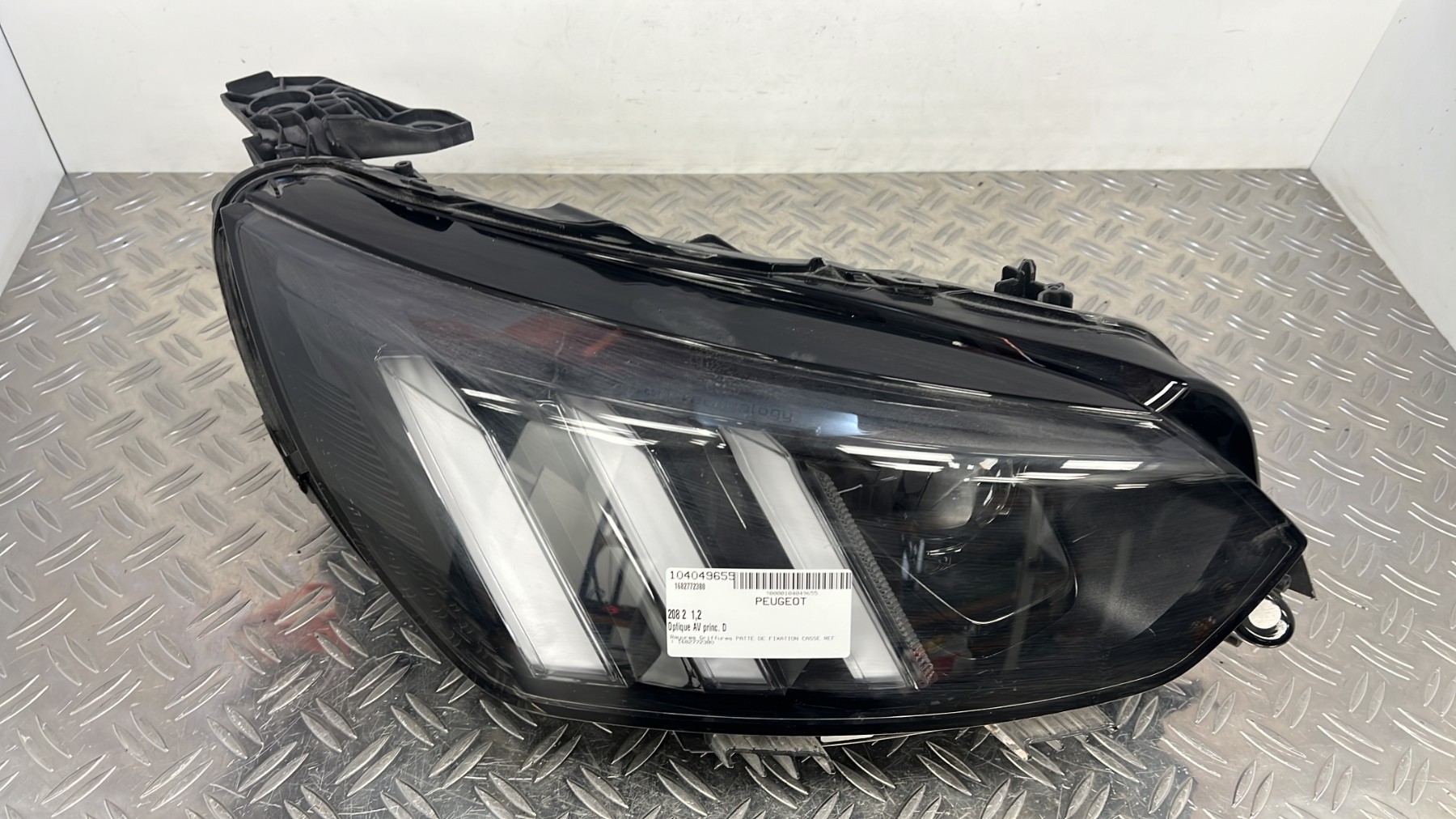 Optique avant principal droit (feux)(phare) PEUGEOT 208 2 – 1682772380