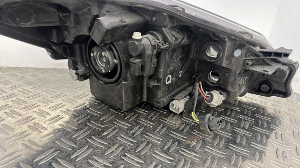 Optique avant principal gauche (feux)(phare) TOYOTA YARIS 3 PHASE 3 – 811700DK00