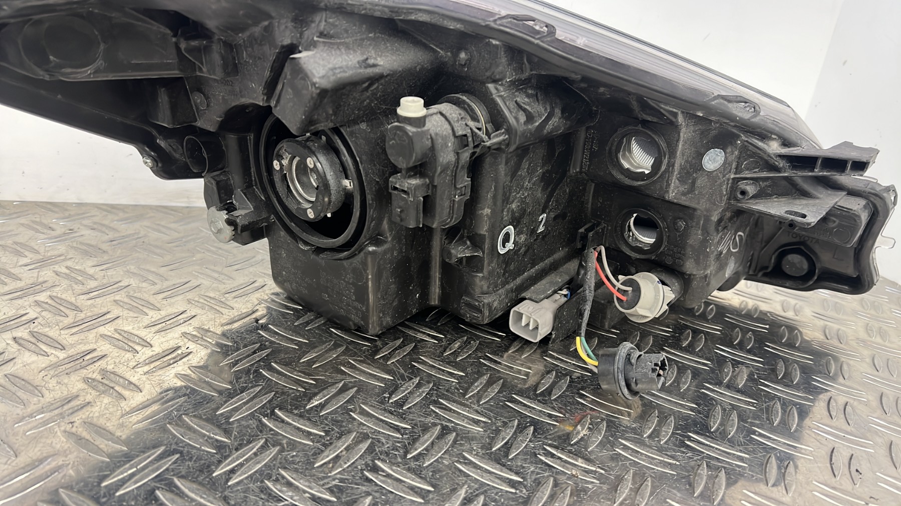 Optique avant principal gauche (feux)(phare) TOYOTA YARIS 3 PHASE 3 – 811700DK00