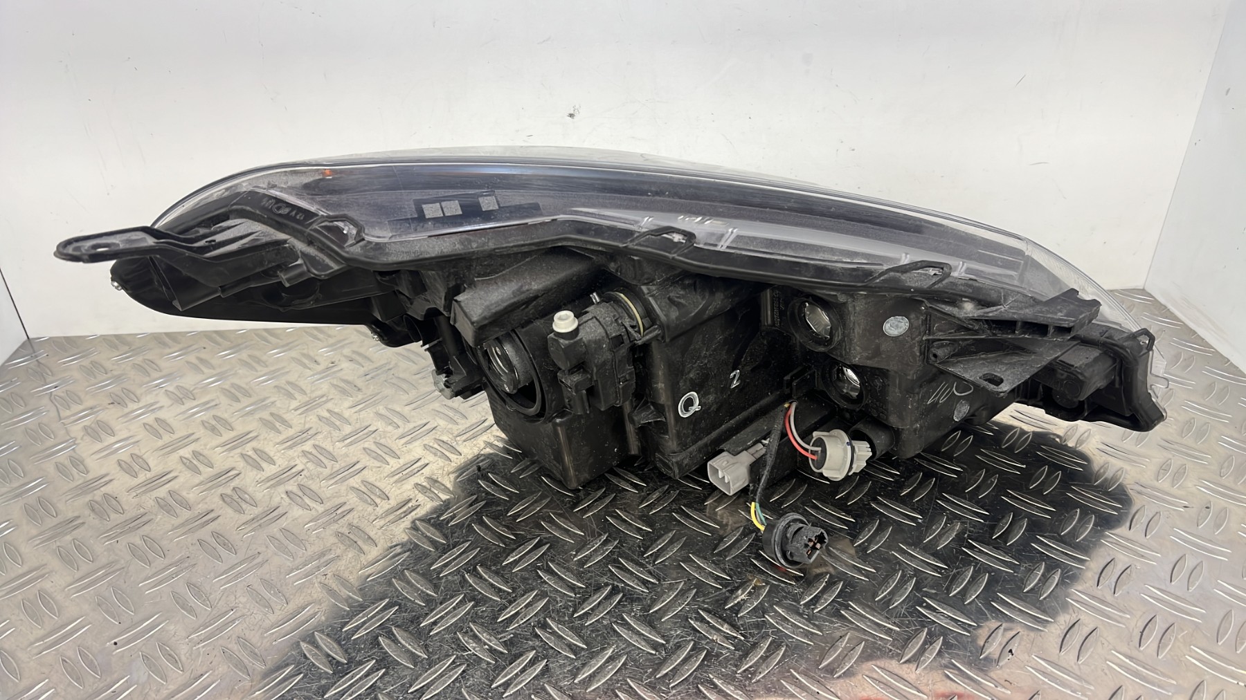 Optique avant principal gauche (feux)(phare) TOYOTA YARIS 3 PHASE 3 – 811700DK00