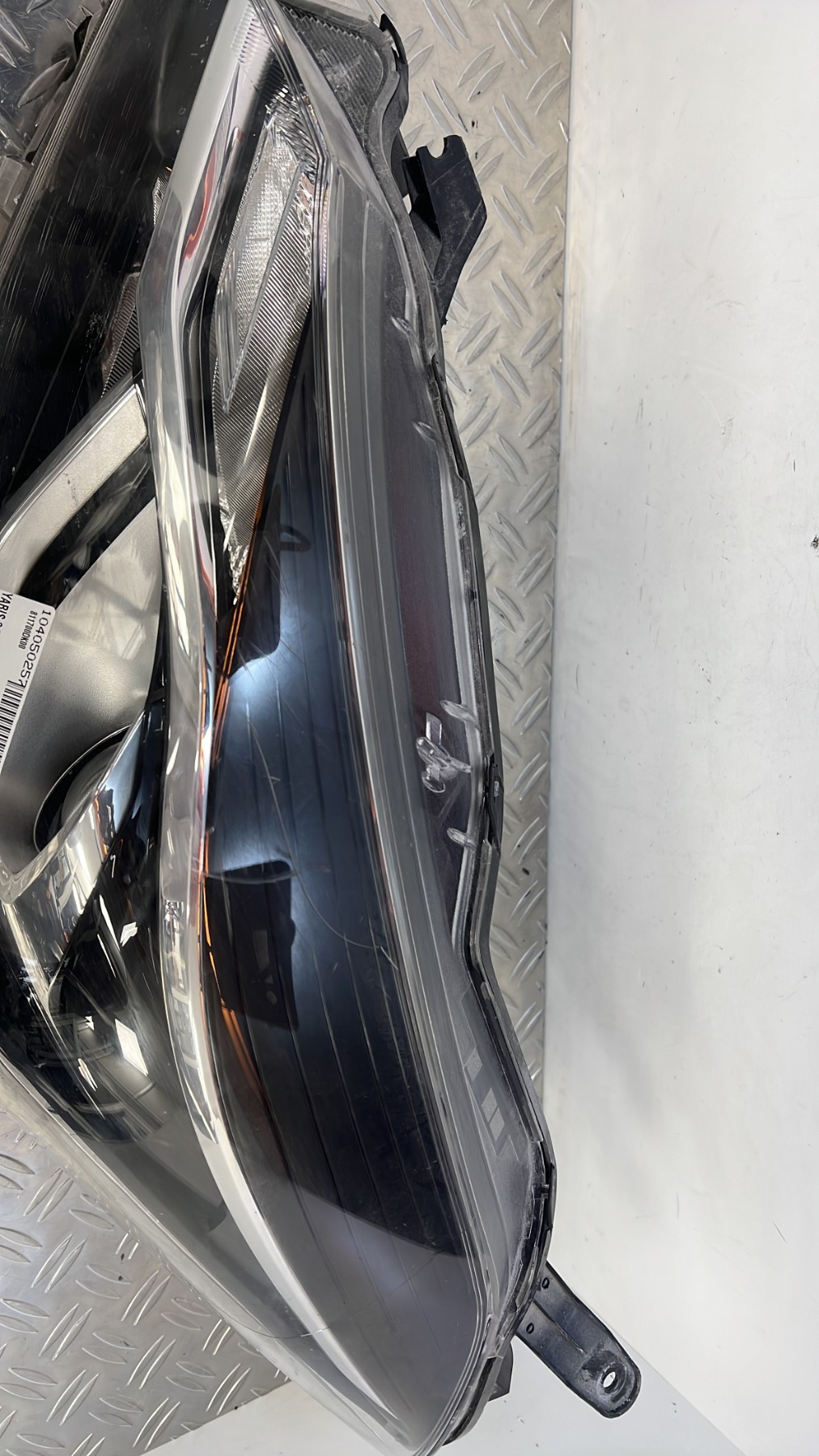 Optique avant principal gauche (feux)(phare) TOYOTA YARIS 3 PHASE 3 – 811700DK00