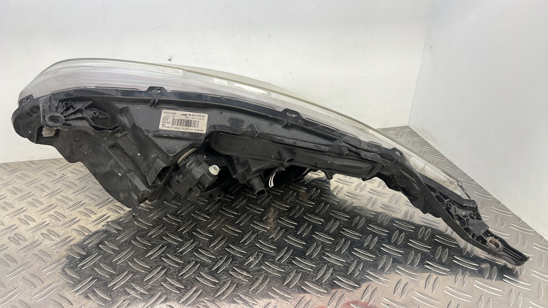 Optique avant principal droit (feux)(phare) PEUGEOT 208 1 PHASE 1 – 9802221680
