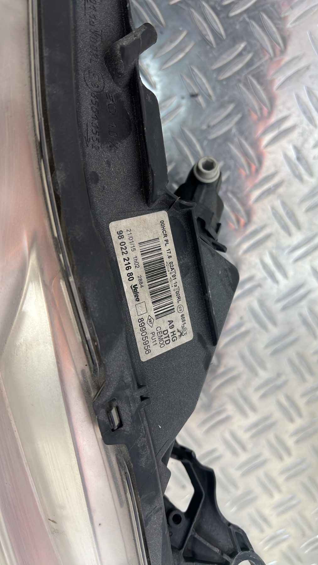 Optique avant principal droit (feux)(phare) PEUGEOT 208 1 PHASE 1 – 9802221680