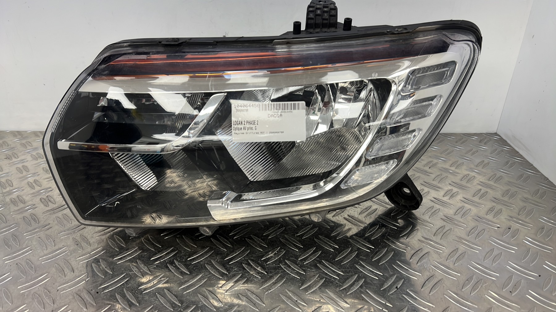 Optique avant principal gauche (feux)(phare) DACIA LOGAN 2 PHASE 2 – 260606078R