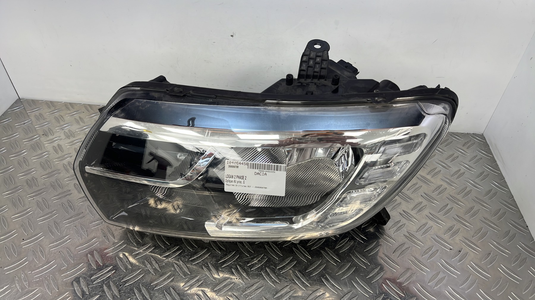 Optique avant principal gauche (feux)(phare) DACIA LOGAN 2 PHASE 2 – 260606078R