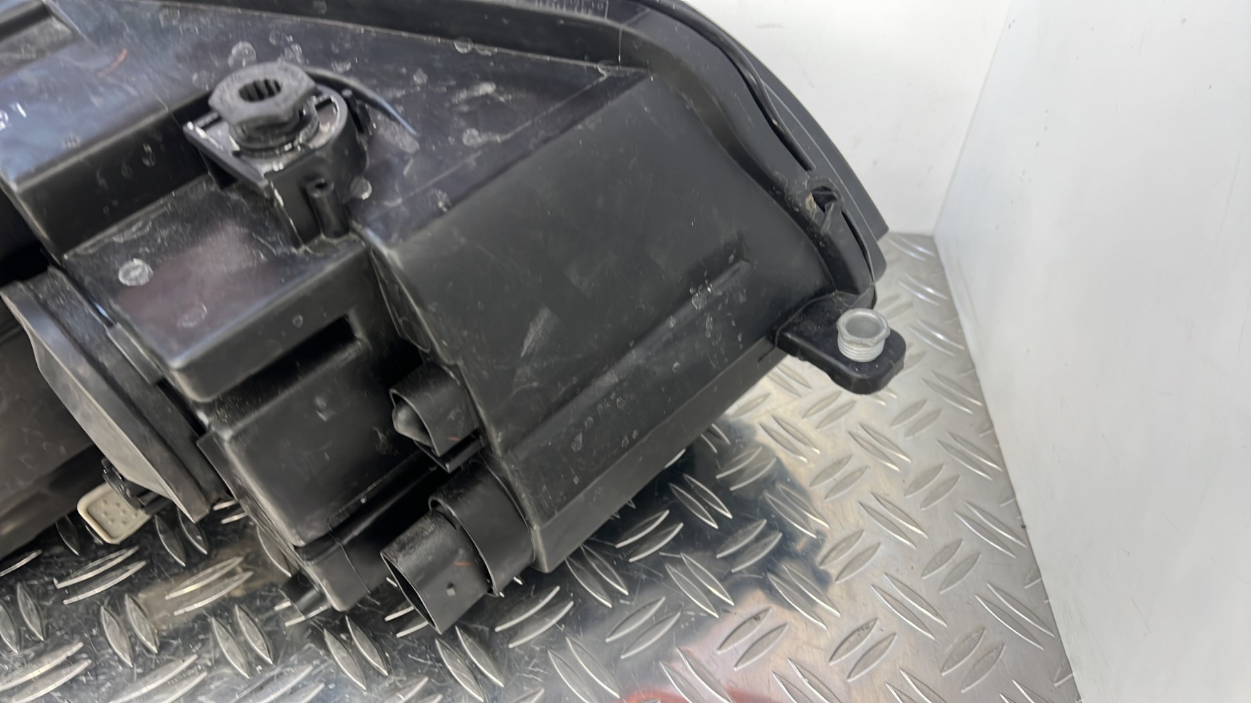 Optique avant principal gauche (feux)(phare) VOLKSWAGEN TOURAN 2 – 1T1941005H