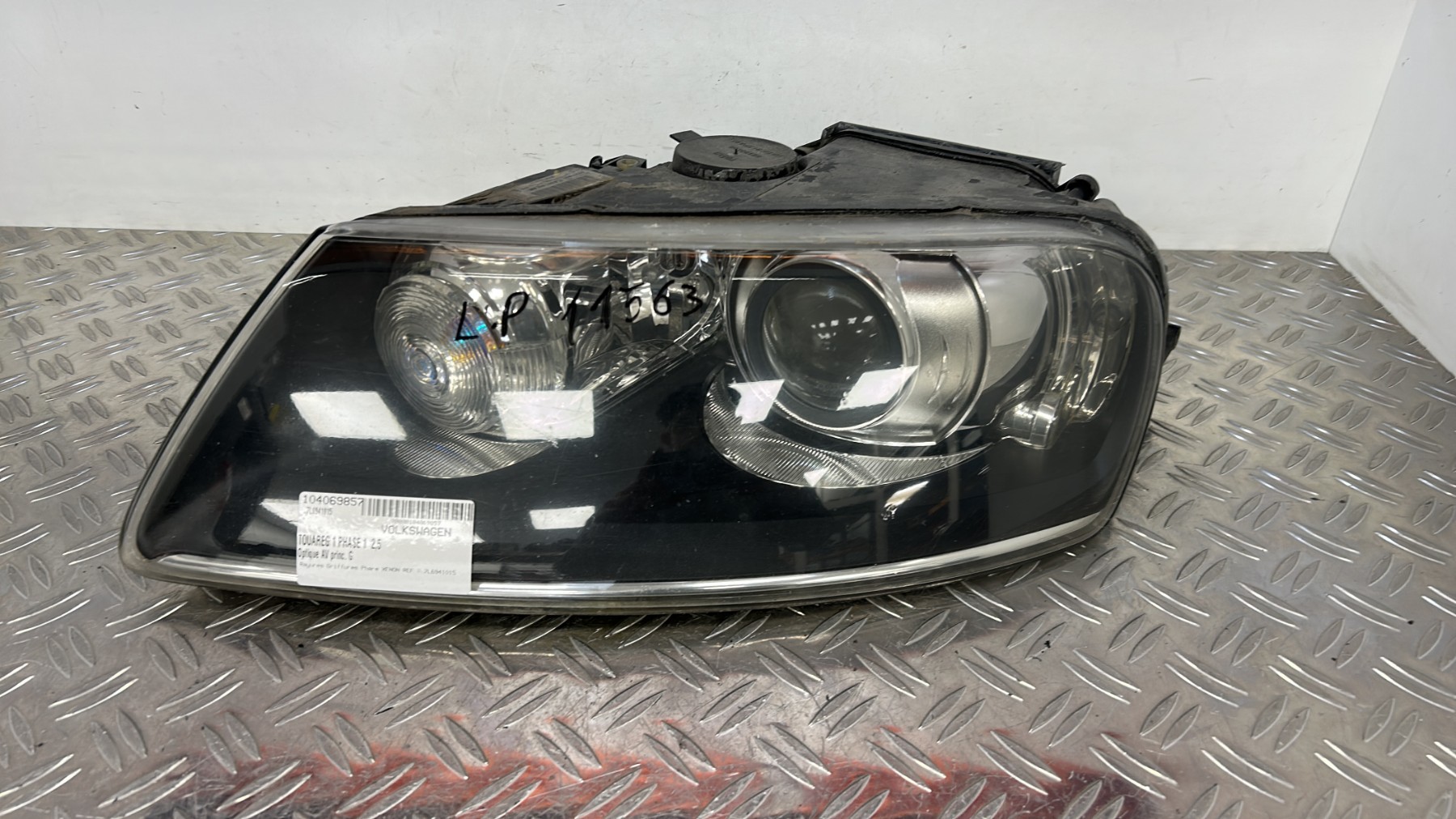 Optique avant principal gauche (feux)(phare) VOLKSWAGEN TOUAREG 1 PHASE 1 – 7L6941015