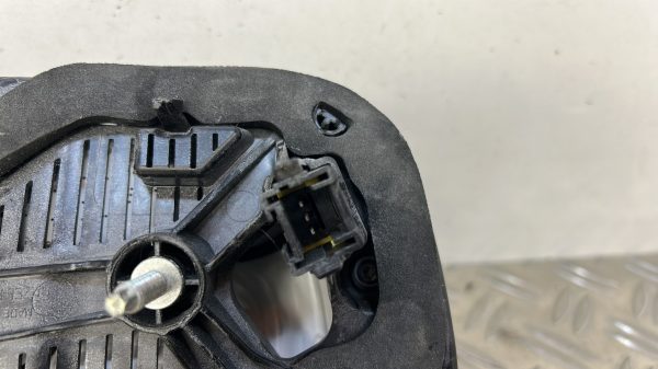 Feu arriere secondaire gauche (feux) CITROEN C4 CACTUS – 9821352780