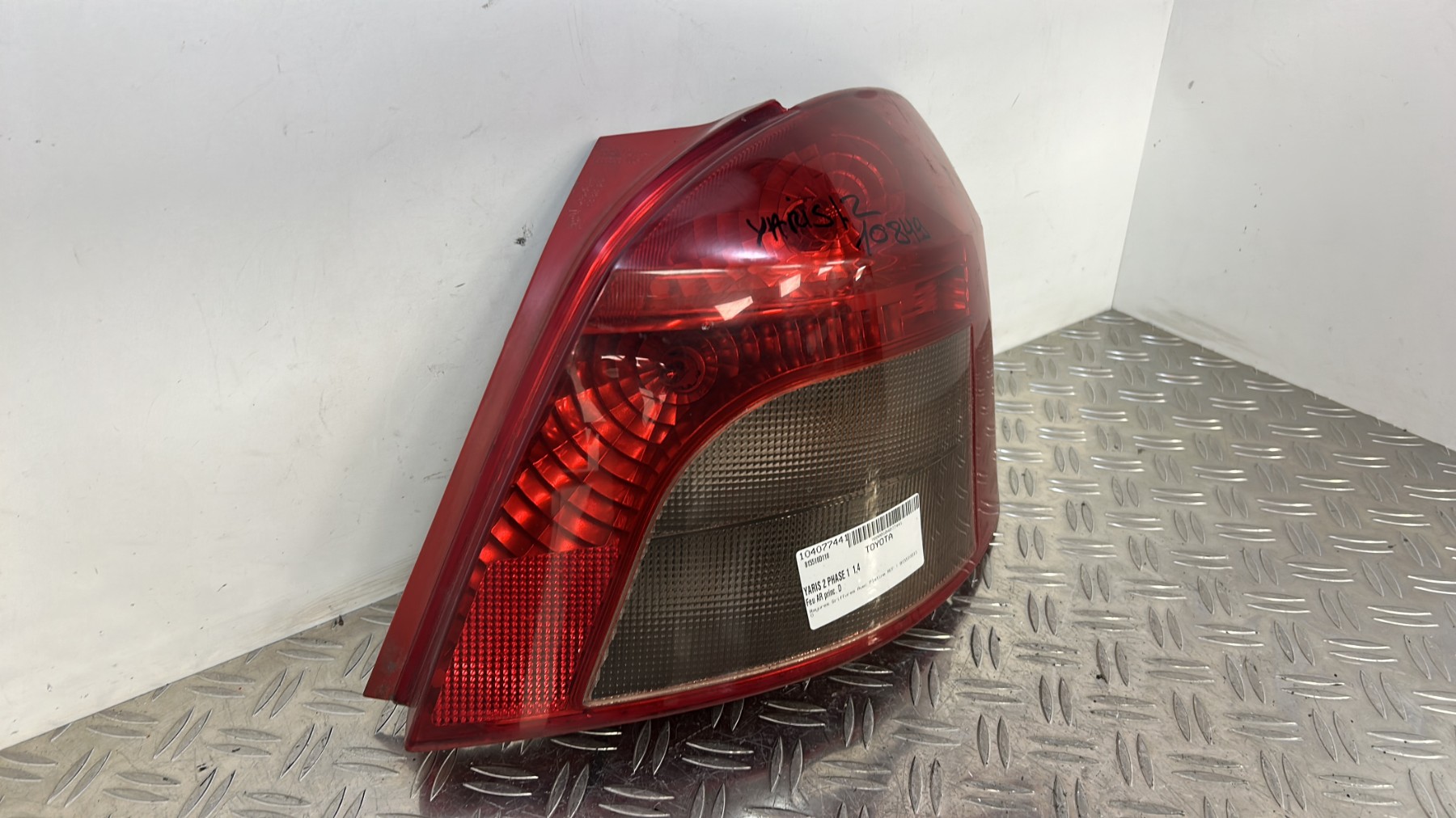 Feu arriere principal droit (feux) TOYOTA YARIS 2 PHASE 1 – 815510D110